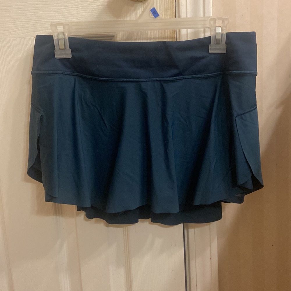 Lululemon skort size 8